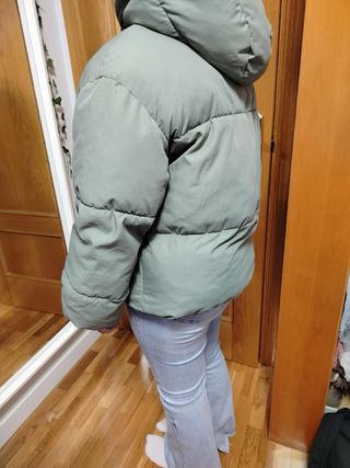 Cazadora Bershka verde talla L, usada 4 veces