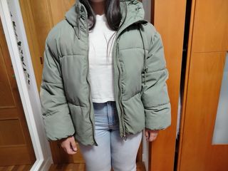 Cazadora Bershka verde talla L, usada 4 veces