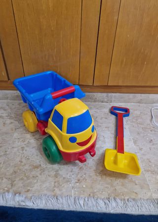 Camión y pala de juguete