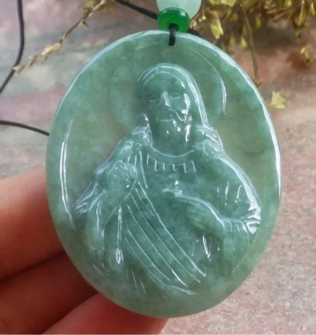 Ciondolo Giada Burma Gesù