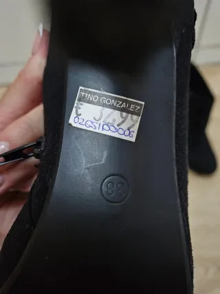 Botines tacón fino encaje negro