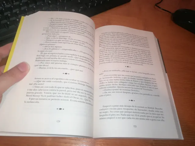 Libro ATRAPADA EN LA OSCURIDAD Toni Sánchez Bernal