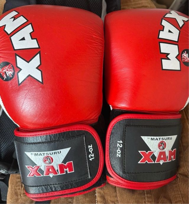 Guantes de boxeo y vendas