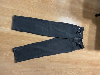 Pantalón vaquero gris oscuro