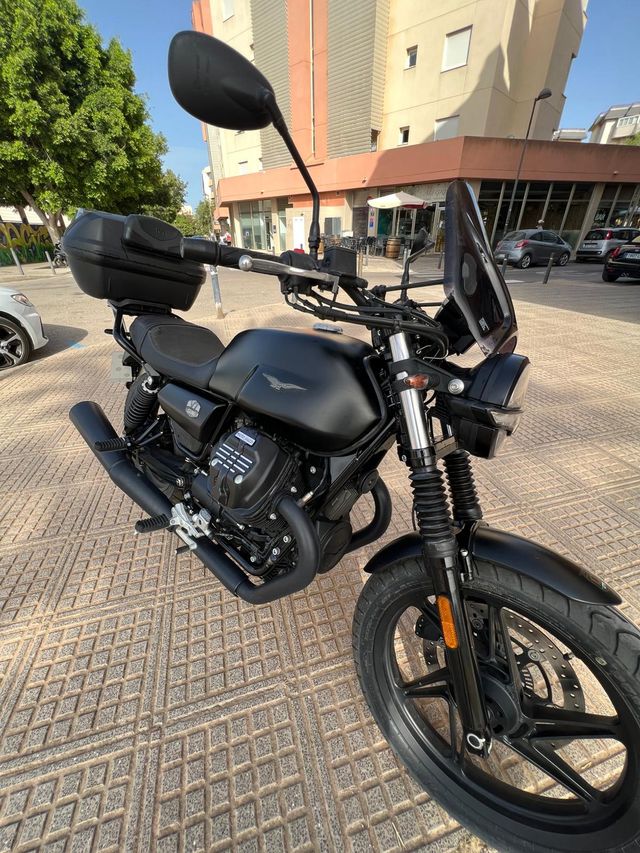 Moto Guzzi V7 III Stone