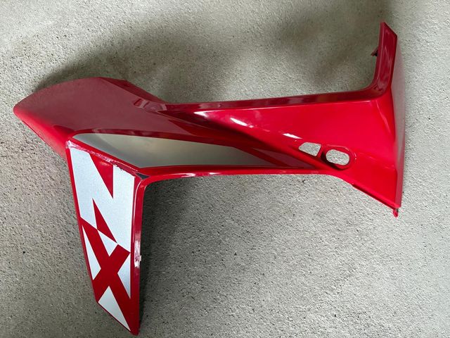 Honda NX 500 2024 2025 Frontal Derecho