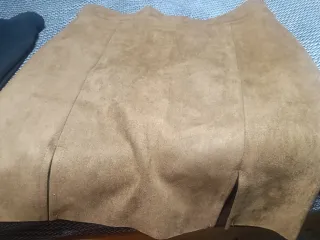  Dos Faldas y  un pantalón ancho.