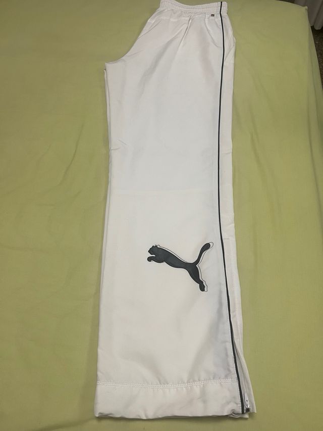 Conjunto deportivo Puma negro y blanco