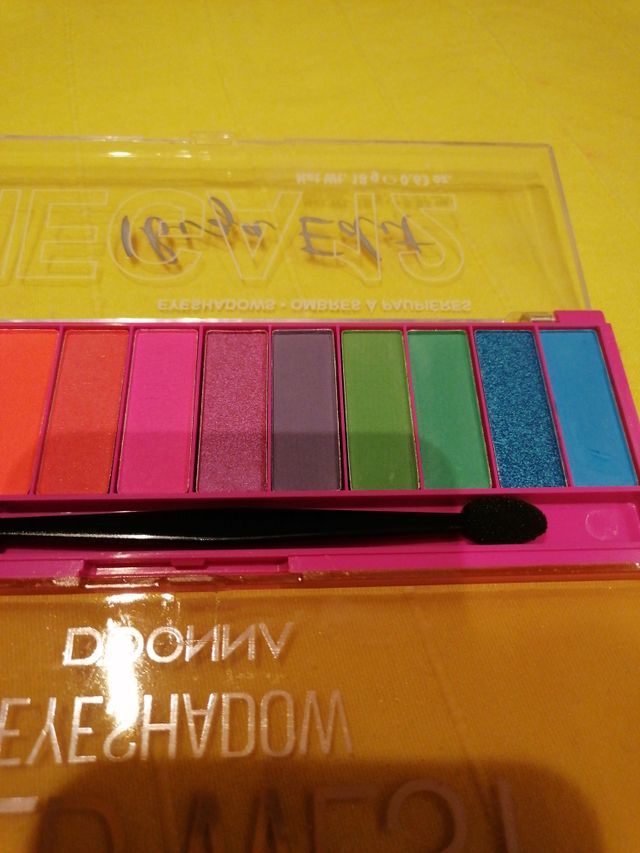 2 Paletas Sombras Ojos Ddonna y Technic