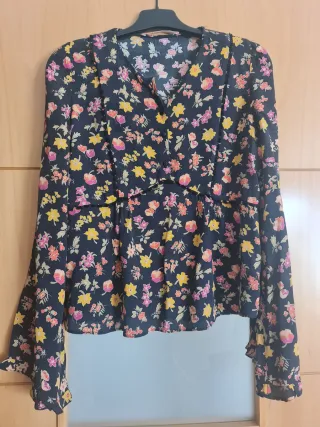 Blusa Zara estampado floral manga larga