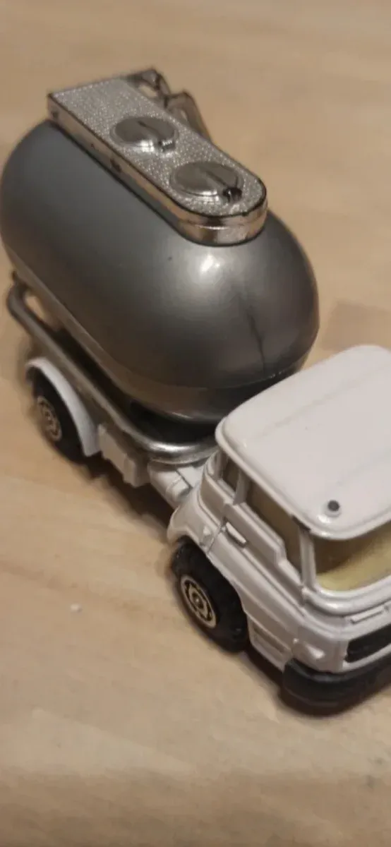 Camión Cisterna Antiguo