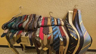 GANGA Lote de 53 Corbatas VINTAGE! UNGARO, Seda.