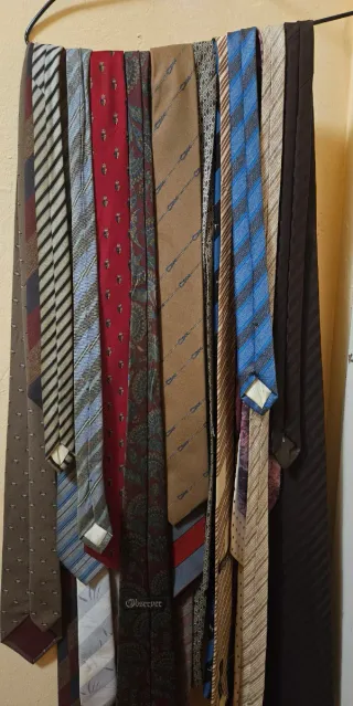 GANGA Lote de 53 Corbatas VINTAGE! UNGARO, Seda.