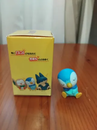 Figura Pokémon Piplup  Tomy con caja