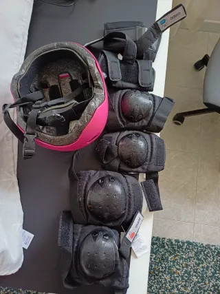 Casco y protecciones patinaje infantil
