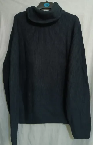 Jersey Negro XXL sin estrenar, azul marino.