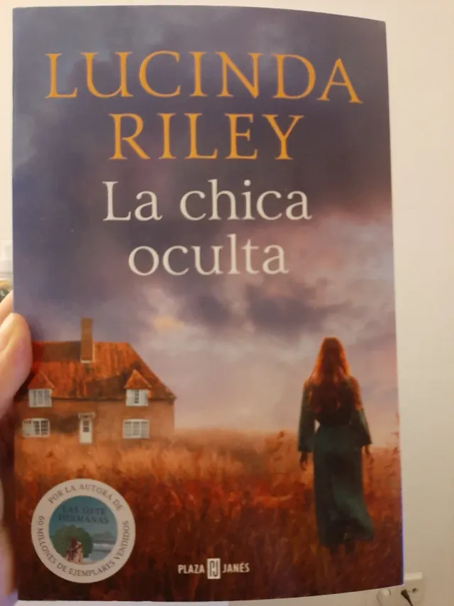 La chica oculta / The Hidden Girl (Spanish Edit...