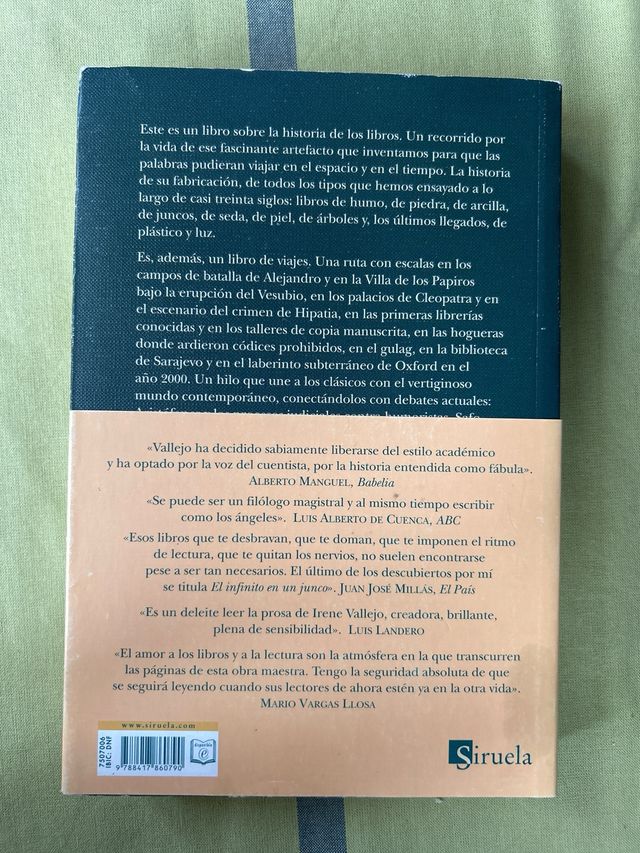 El infinito en un junco: La invención de los li...