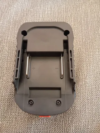 Adaptador Batería MT18BSC 18V Bosch a Makita