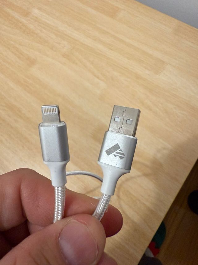 Cable iPhone Largo Blanco