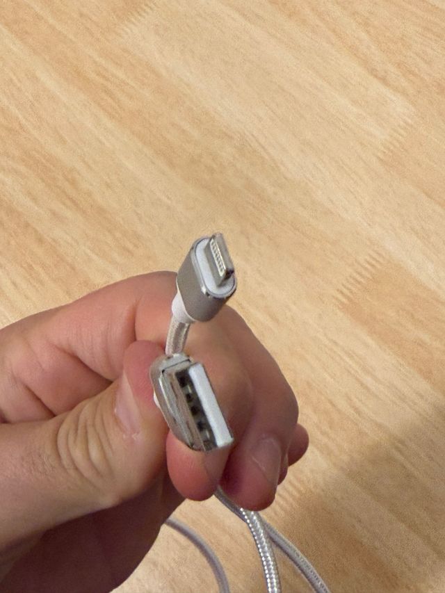 Cable iPhone Largo Blanco