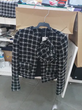 Traje de cuadros blanco y negro