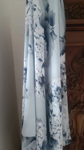 Grande foulard in seta blu e bianco
