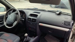 Renault Clio 1.2 G 2001