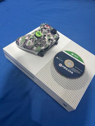 Xbox One S + Mando Personalizado + FIFA 23