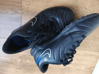Botas de fútbol negras Nike