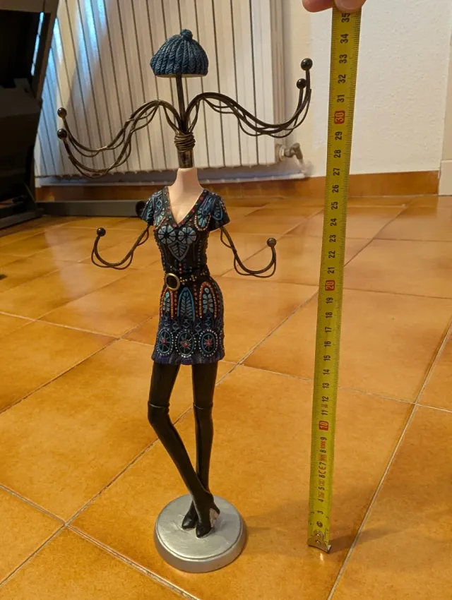 Muñeca joyero para colgar bisutería