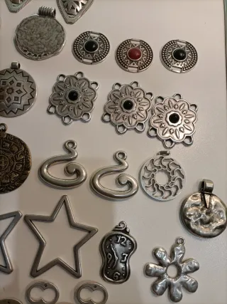 Lote Abalorios Bisutería Se aceptan ofertas.