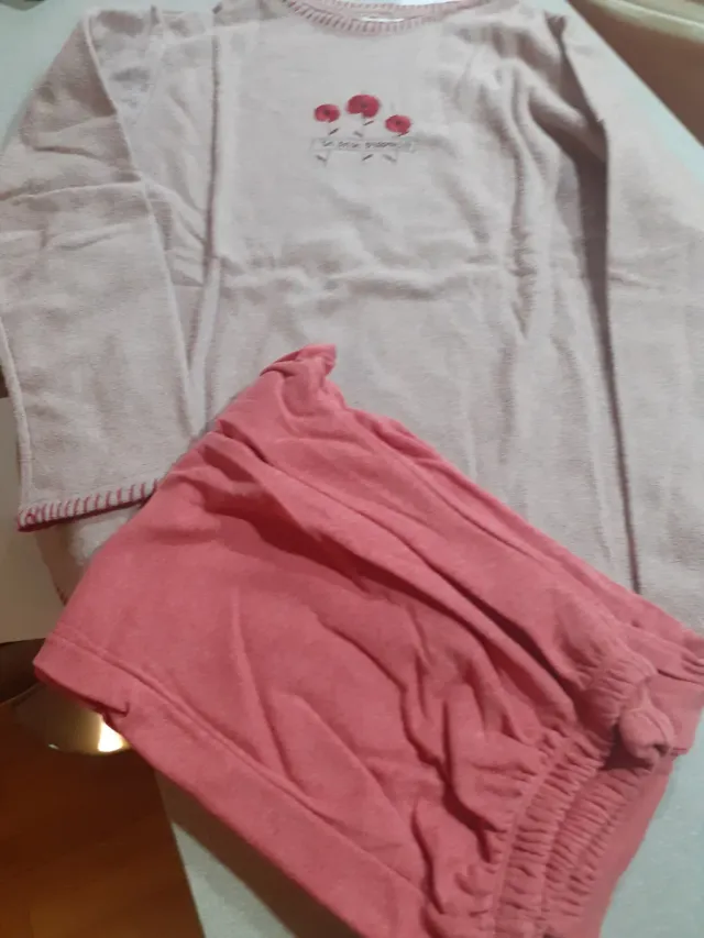 Pijama BKB Beige y Rosa Flores,