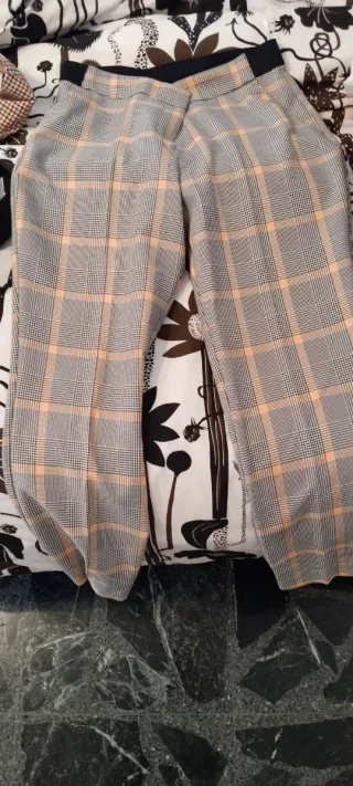 Pantalón cuadros gris y rosa