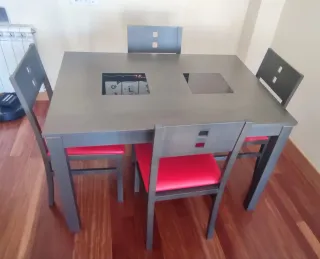 Conjunto de mesa comedor moderna con sillas