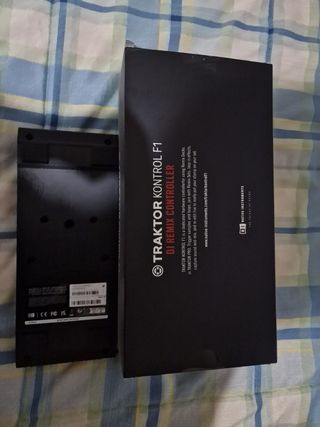 TRAKTOR KONTROL F1 DJ Remix Controller