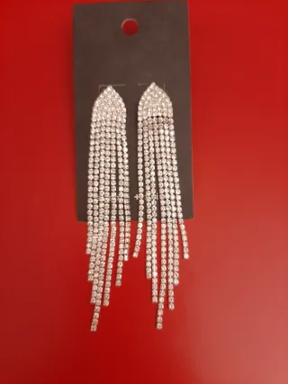 Pendientes largos brillantes Urban Outfitters