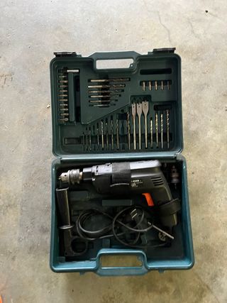 Taladro Percutor Black & Decker con Maletín