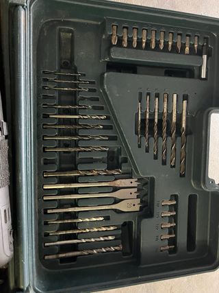 Taladro Percutor Black & Decker con Maletín