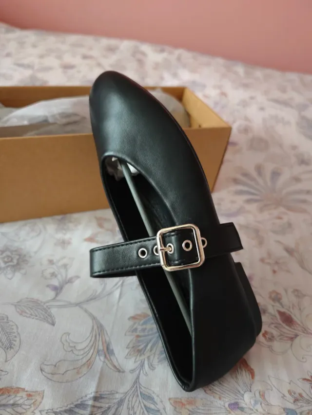 Manoletinas de piel negras