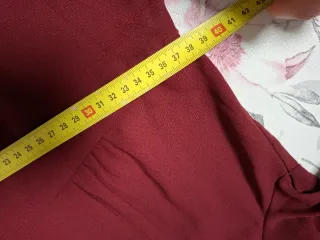 Vestido nuevo con cuello joya