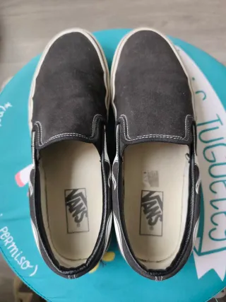 Zapatillas Vans Negras y Blancas