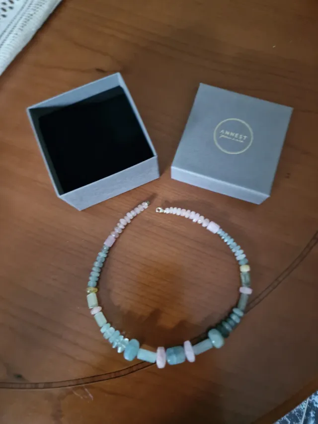 Collar piedras naturales hecho a mano