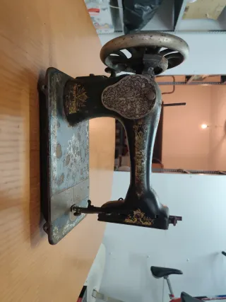 Máquina de coser Singer antigua