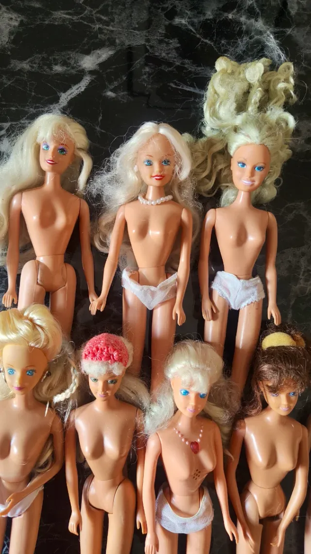 8 Barbie bambole