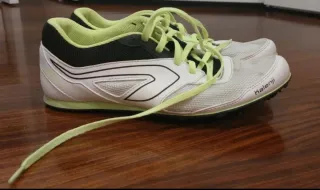 Scarpe chiodate atletica leggera + chiave