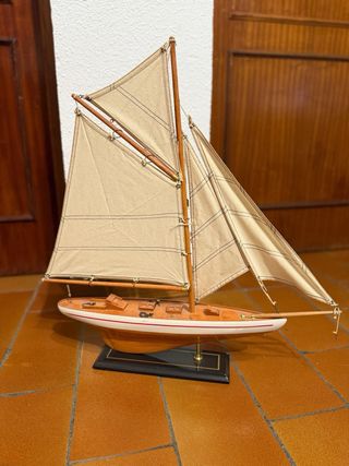 Maqueta velero de madera