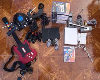 Consolas PS2 y Wii con juegos y accesorios