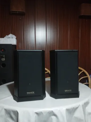 Altavoces Tannoy Negros