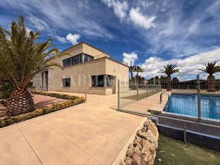 Chalet en venta en Yecla